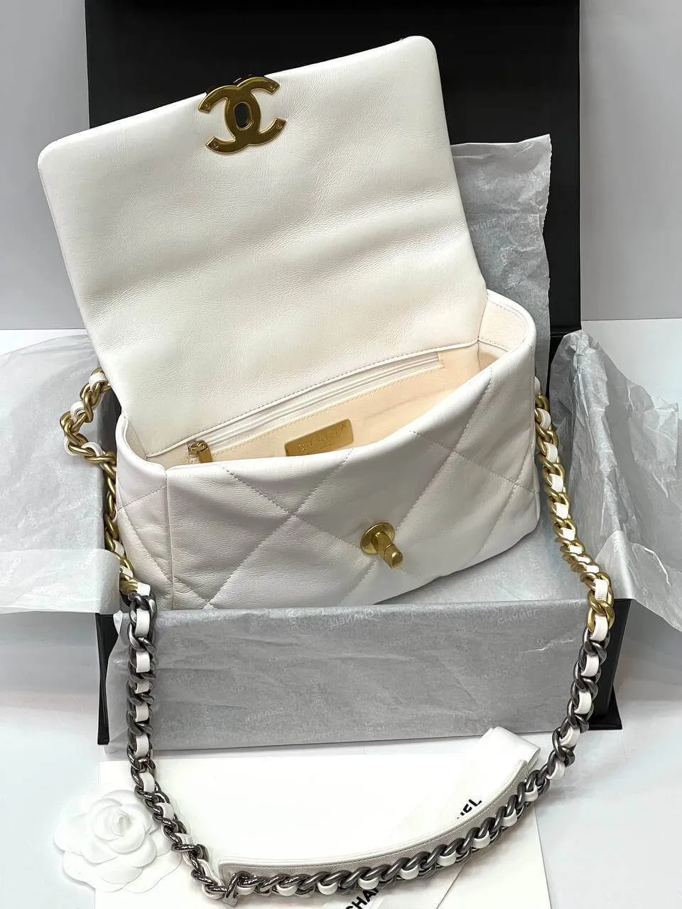 Bag - envelope CHANEL 19