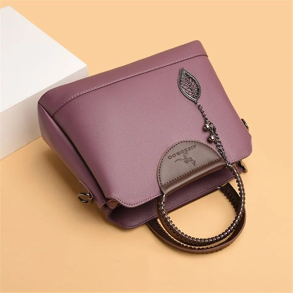 Leather Ladies Handbag with Ample Storage and Easy Zipper Closure